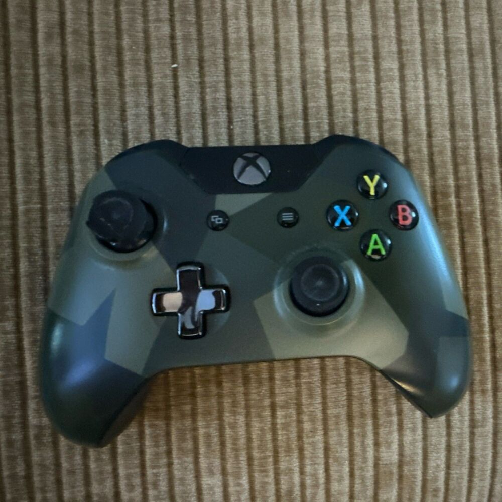 Microsoft Xbox One Armed Forces Wireless Controller Camo Green Ergonomic